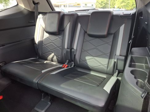 Certified 2024 Volkswagen Atlas Peak Edition SE AWD/4WD image 12