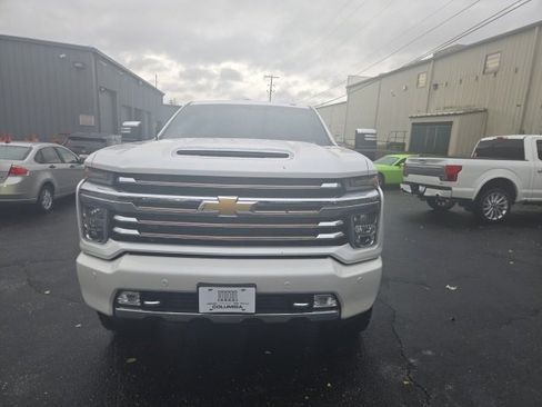 Used 2022 Chevrolet Silverado 3500 High Country image 2