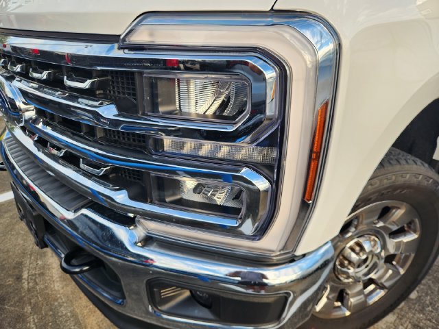 Used 2026 Ford F250 Lariat w/ Lariat Premium Package AWD/4WD image 5