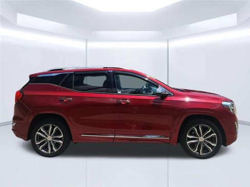 Used 2019 GMC Terrain Denali w/ Advanced Safety Package FWD image 4