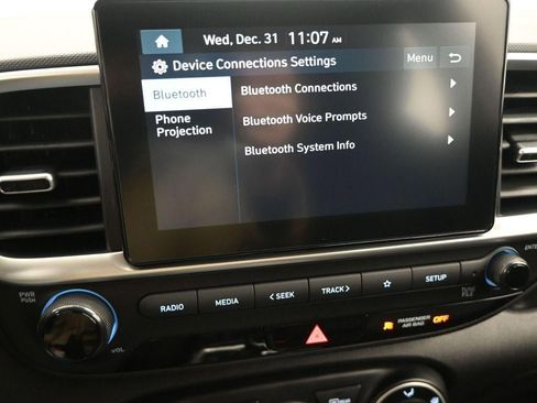 New 2026 Hyundai Venue SE image 18