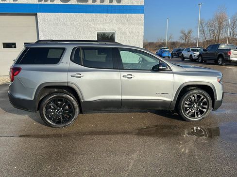 Used 2023 GMC Acadia SLE w/ Driver Convenience Package image 13