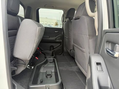 Used 2022 Nissan Frontier SV image 10