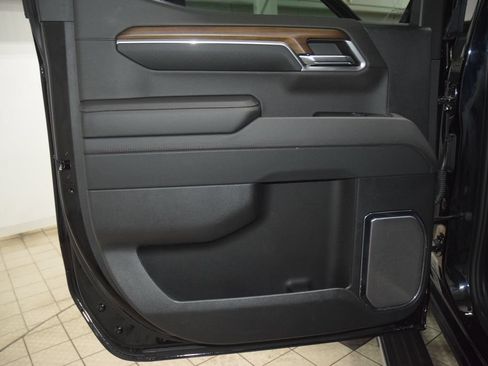 Used 2024 Chevrolet Silverado 1500 High Country w/ High Country Premium Package AWD/4WD image 45