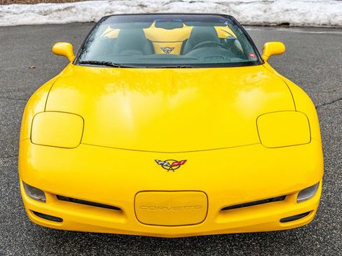 Used 2001 Chevrolet Corvette Convertible w/ Preferred Equipment Group2 image 13