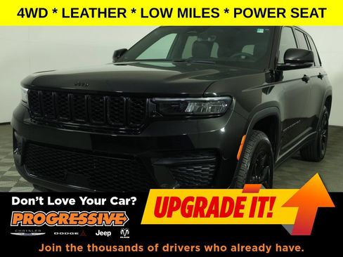 Used 2025 Jeep Grand Cherokee Altitude AWD/4WD image 1