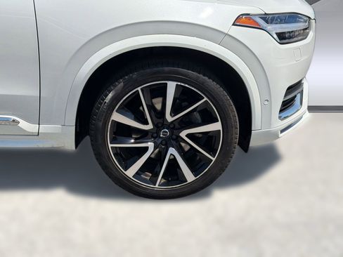 Certified 2023 Volvo XC90 B6 Plus AWD/4WD image 11