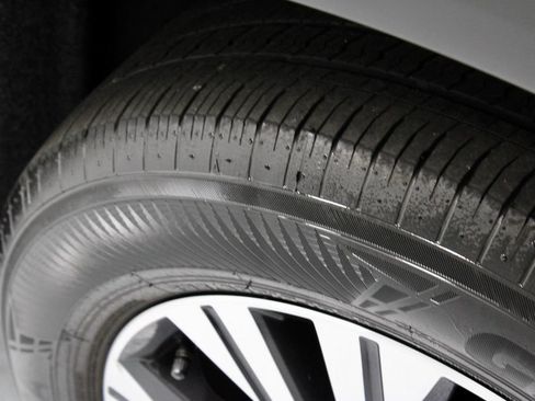 Certified 2023 Nissan Rogue SV FWD image 19