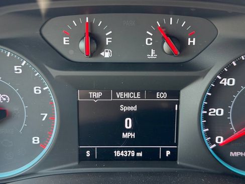 Used 2019 Chevrolet Traverse LT FWD image 24