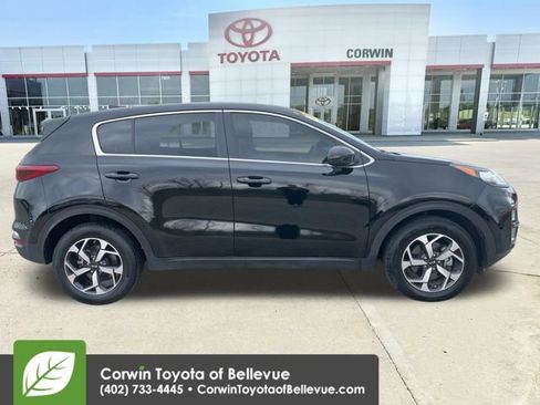 Used 2022 Kia Sportage LX AWD/4WD image 6