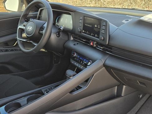 New 2026 Hyundai Elantra SEL Sport Premium FWD image 7