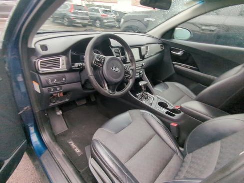 Used 2017 Kia Niro EX image 7