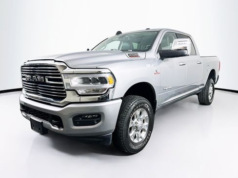 Used 2024 RAM 2500 Laramie AWD/4WD image 3