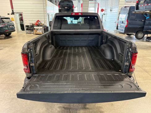 Used 2025 RAM 2500 Big Horn AWD/4WD image 25