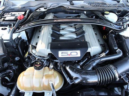Used 2015 Ford Mustang GT RWD image 23