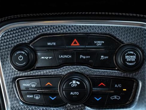 Used 2018 Dodge Challenger SRT Hellcat RWD image 31