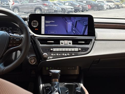 Used 2025 Lexus ES 350 w/ Accessory Package (Z1) FWD image 21