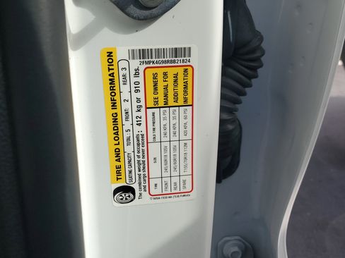 Used 2024 Ford Edge SE image 30