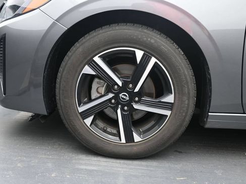 Used 2024 Nissan Sentra SV FWD image 13