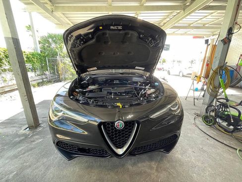Used 2018 Alfa Romeo Stelvio AWD image 18