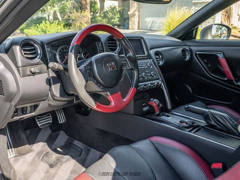 Used 2016 Nissan GT-R Black Edition AWD/4WD image 20