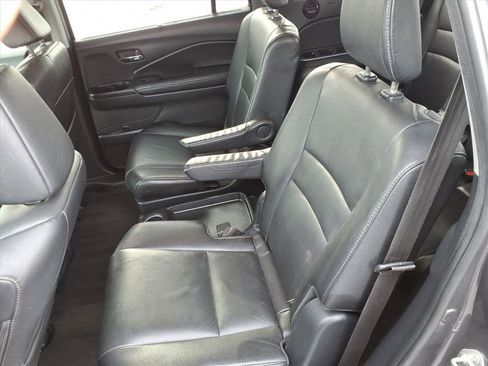 Used 2019 Honda Pilot Touring image 31