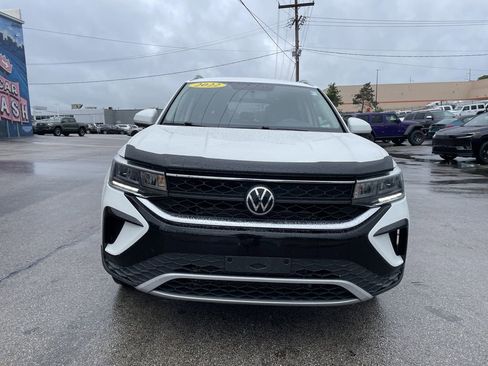Used 2022 Volkswagen Taos SE AWD/4WD image 5