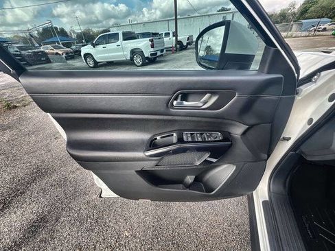 Used 2022 Nissan Pathfinder SV w/ SV Premium Package image 22