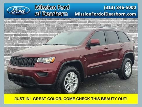 Used 2020 Jeep Grand Cherokee Laredo image 1