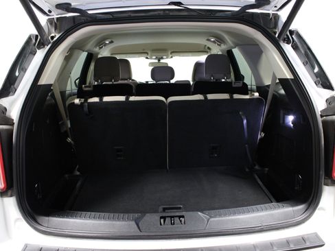 Used 2020 Ford Explorer XLT image 15