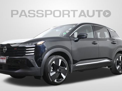 Used 2025 Nissan Kicks SR image 1