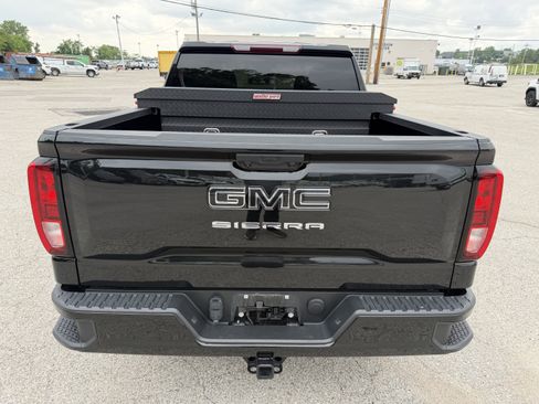 Used 2023 GMC Sierra 1500 Elevation AWD/4WD image 6