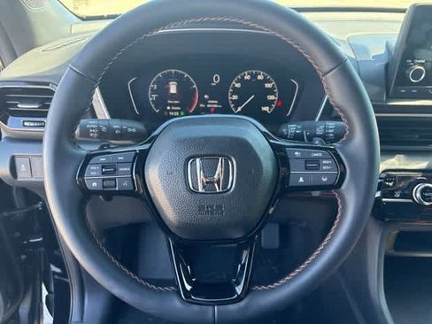 Used 2025 Honda Pilot Sport image 14