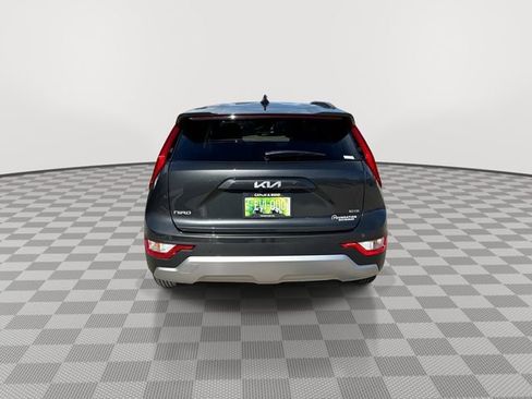 Certified 2025 Kia Niro EX image 9