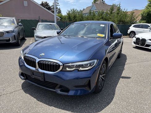Used 2022 BMW 330i xDrive Sedan w/ Driving Assistance Package AWD/4WD image 3