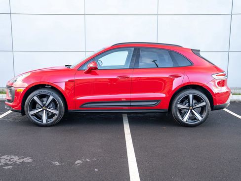 New 2026 Porsche Macan image 2