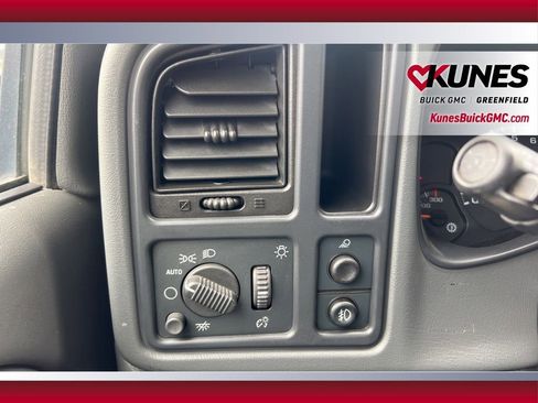 Used 2005 GMC Sierra 2500 SLE w/ Snow Plow Prep Package AWD/4WD image 22