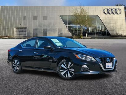 Used 2021 Nissan Altima 2.5 SV w/ SV Premium Package