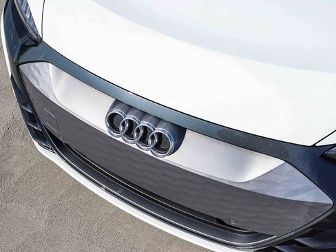 Used 2022 Audi e-tron GT Premium Plus image 8