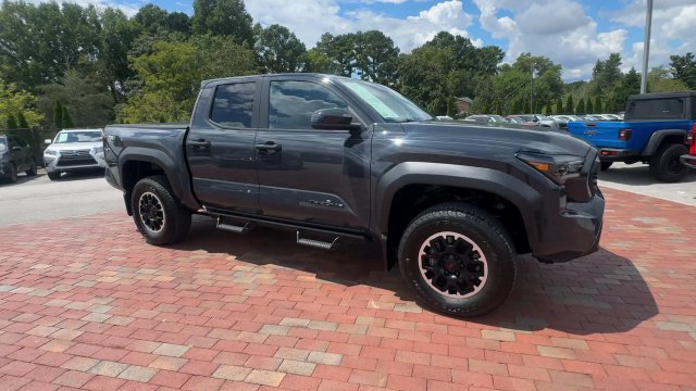 Used 2024 Toyota Tacoma TRD Off-Road AWD/4WD image 4