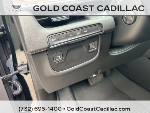 Certified 2024 Cadillac Escalade ESV Premium Luxury AWD/4WD image 22