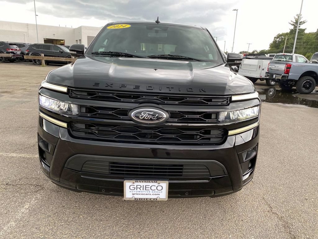 Used 2024 Ford Expedition Max Limited AWD/4WD image 11