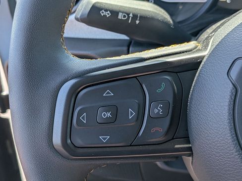 Certified 2024 Jeep Gladiator Sport AWD/4WD image 14