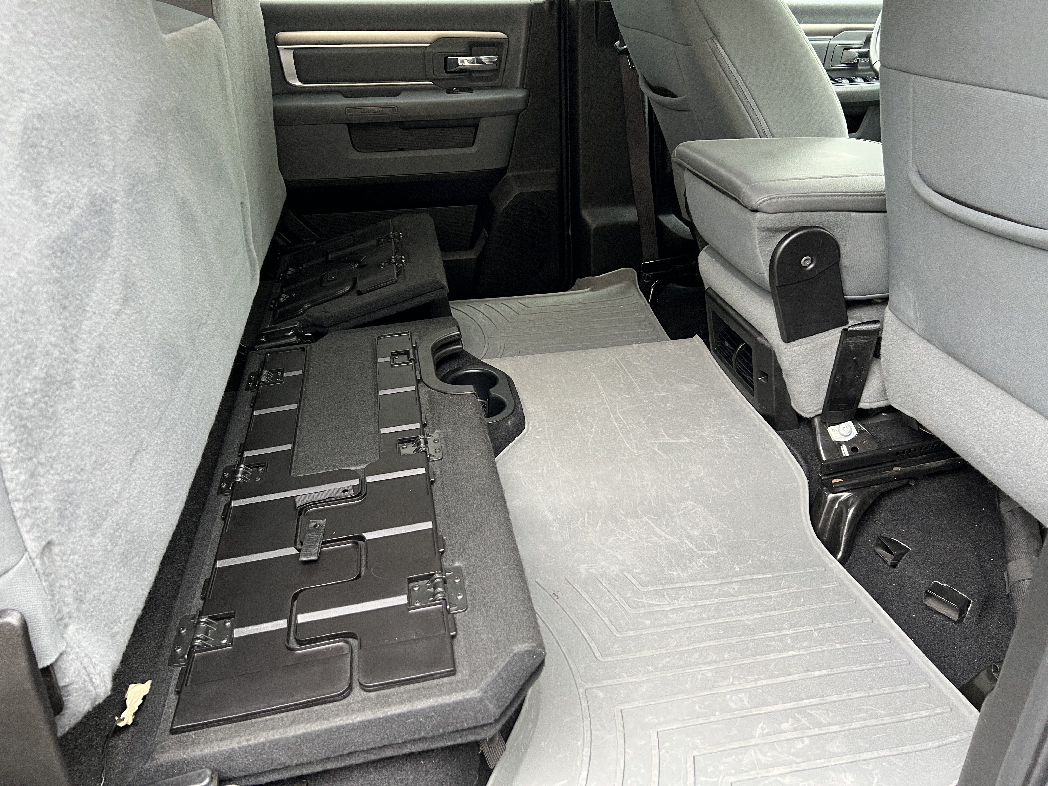 Used 2019 RAM 1500 Classic SLT w/ Luxury Group AWD/4WD image 20