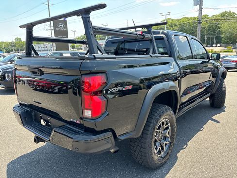 Certified 2024 Chevrolet Colorado ZR2 w/ ZR2 Convenience Package III AWD/4WD image 30
