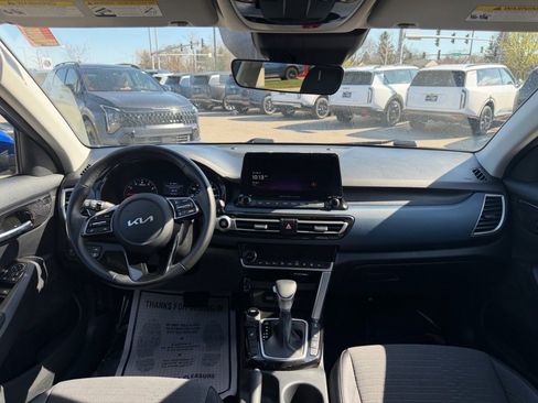 Used 2023 Kia Seltos S w/ Navigation Package AWD/4WD image 6