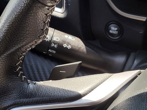 Used 2024 Subaru Ascent Premium w/ Convenience Package image 28