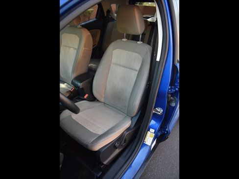 Used 2018 Ford EcoSport SE w/ SE Convenience Package FWD image 16