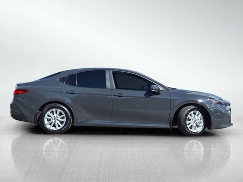 Used 2025 Toyota Camry LE image 3