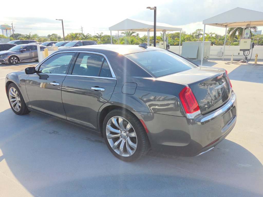 Used 2017 Chrysler 300 C w/ Safetytec Plus Group RWD image 5